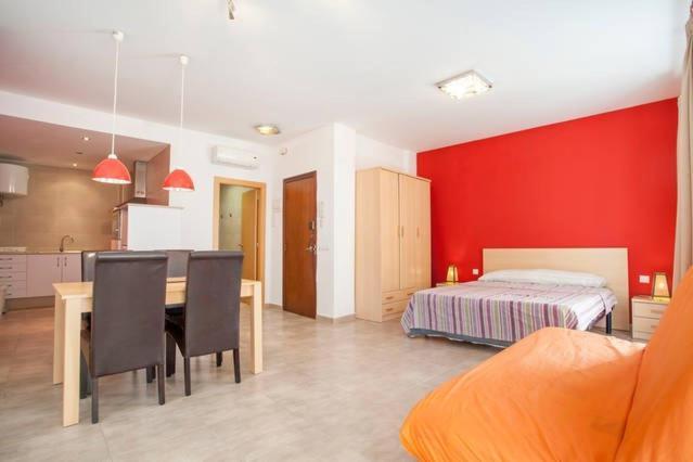 Ferienwohnung Loft In 1Th Floor & Terrace In 4Th Floor Valencia Exterior foto